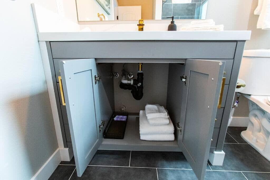 Restaurants-Pets-Professionals-Fastwifi-A C-Patios Apartment Сан Диего Екстериор снимка