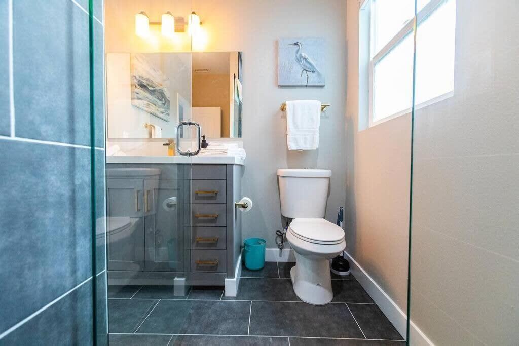 Restaurants-Pets-Professionals-Fastwifi-A C-Patios Apartment Сан Диего Екстериор снимка