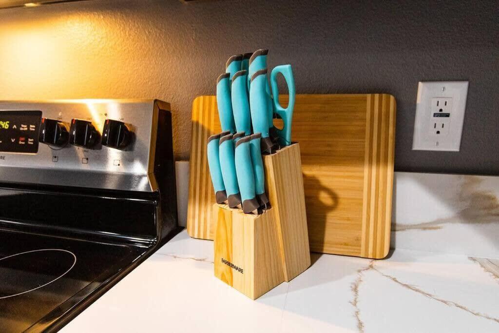 Restaurants-Pets-Professionals-Fastwifi-A C-Patios Apartment Сан Диего Екстериор снимка