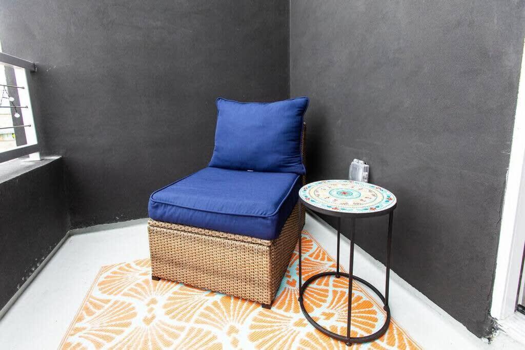 Restaurants-Pets-Professionals-Fastwifi-A C-Patios Apartment Сан Диего Екстериор снимка