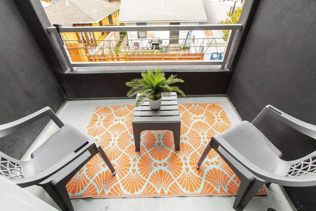 Restaurants-Pets-Professionals-Fastwifi-A C-Patios Apartment Сан Диего Екстериор снимка